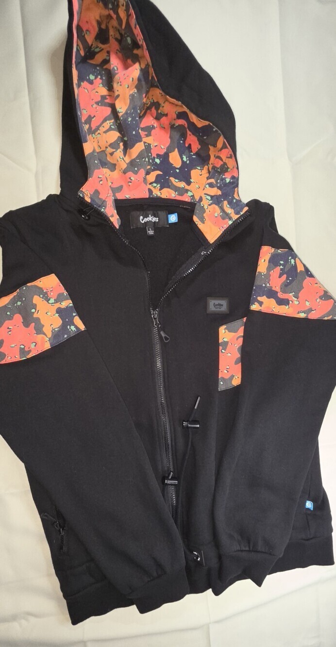 Cookies Zip Sweater In Black with Mix Colors Size Large  Sku 207